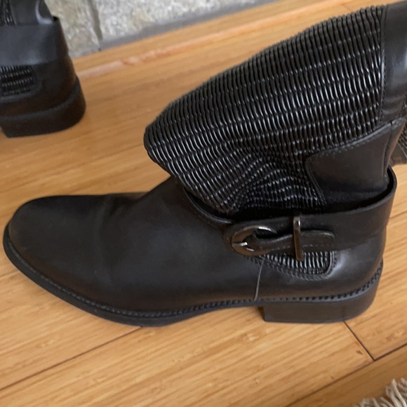 Aquaria Boots - Picture 2 of 5